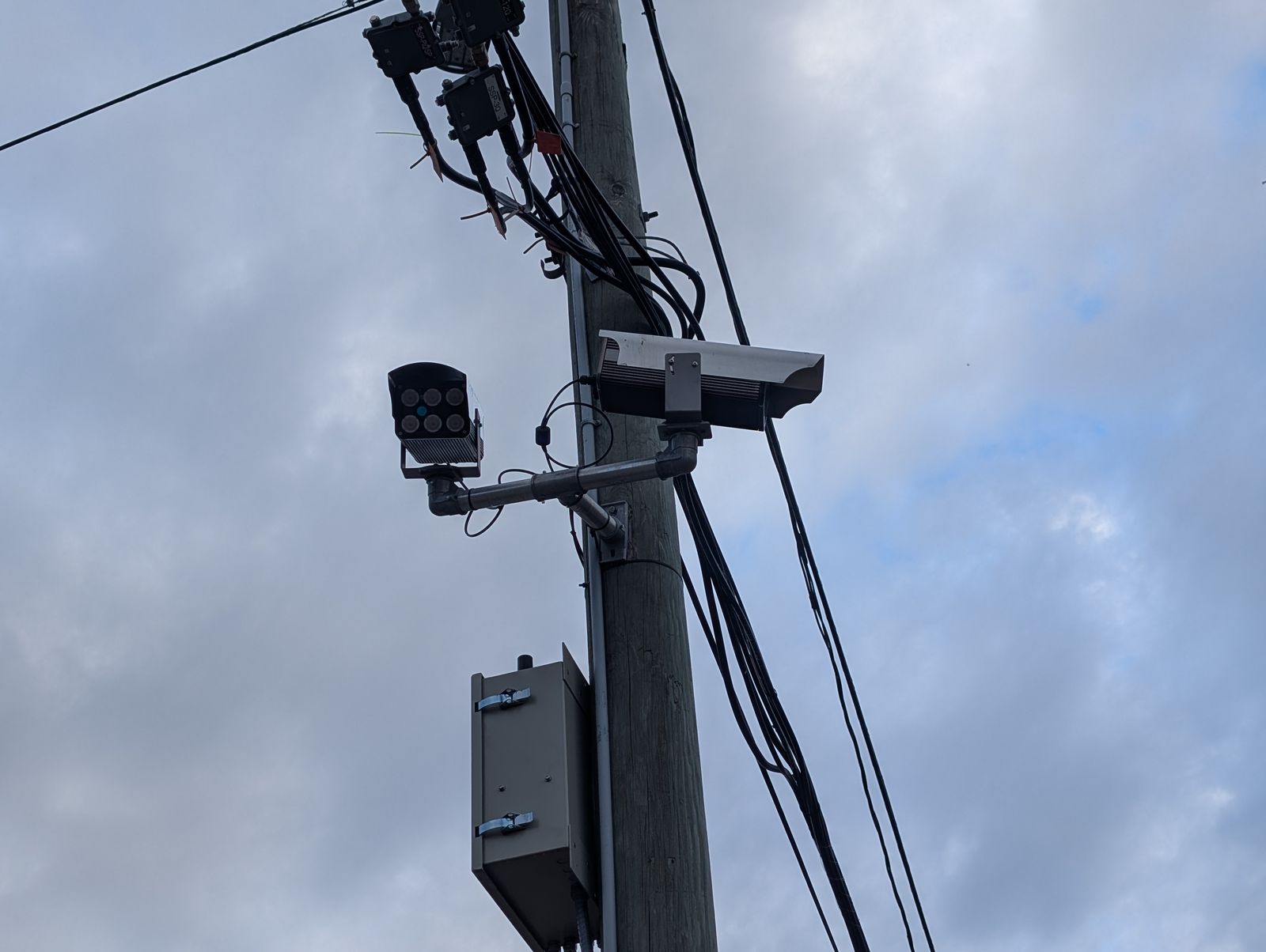 Pole-mounted license plate reader cameras