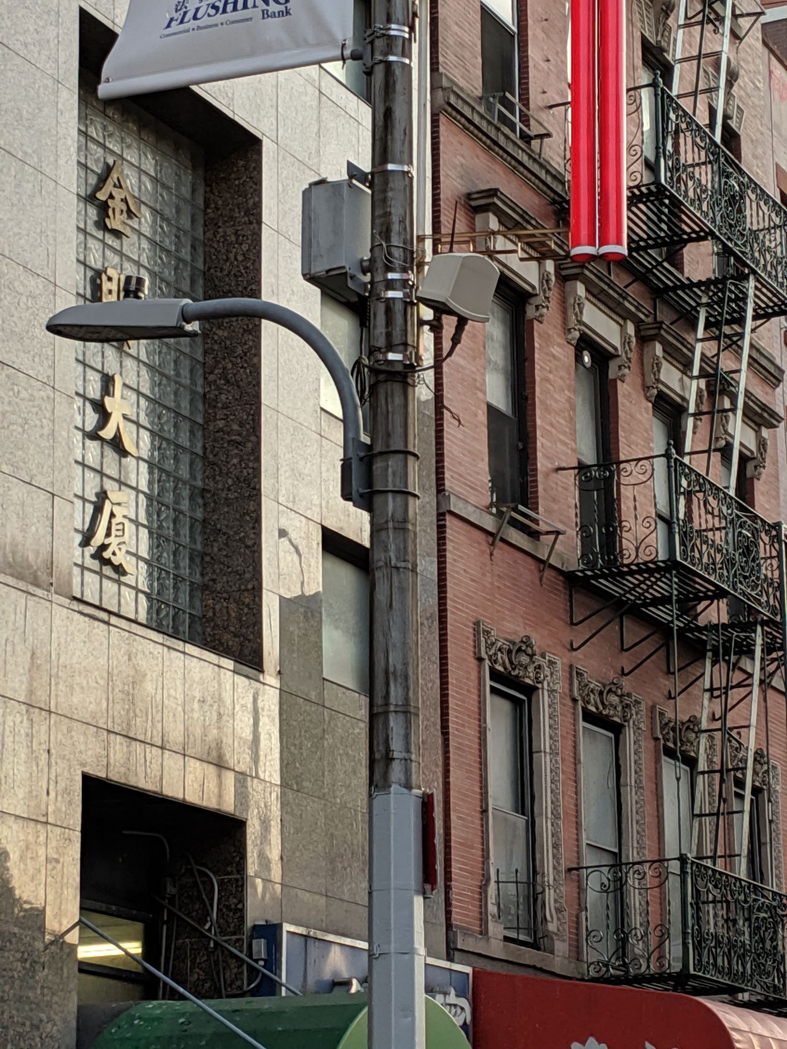 Microwave radar traffic sensor and electronics on a city light pole